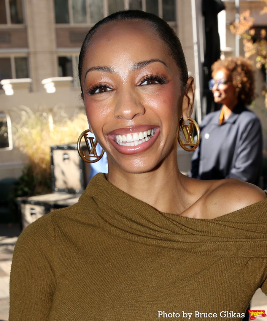 Photos: The Cast of TWO STRANGERS (CARRY A CAKE ACROSS NEW YORK) Meet the Press  Image