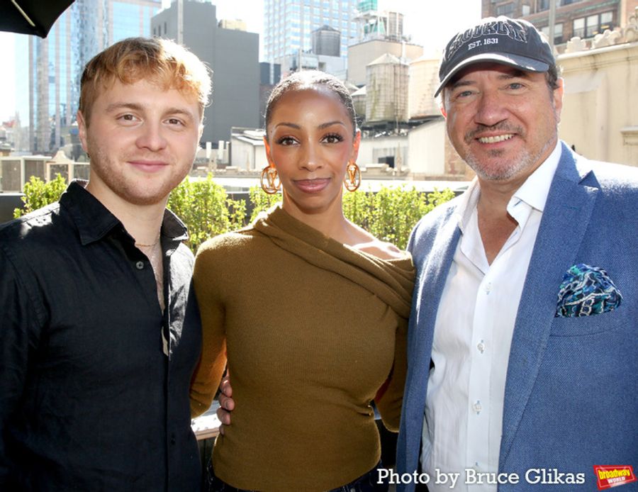 Photos: The Cast of TWO STRANGERS (CARRY A CAKE ACROSS NEW YORK) Meet the Press  Image