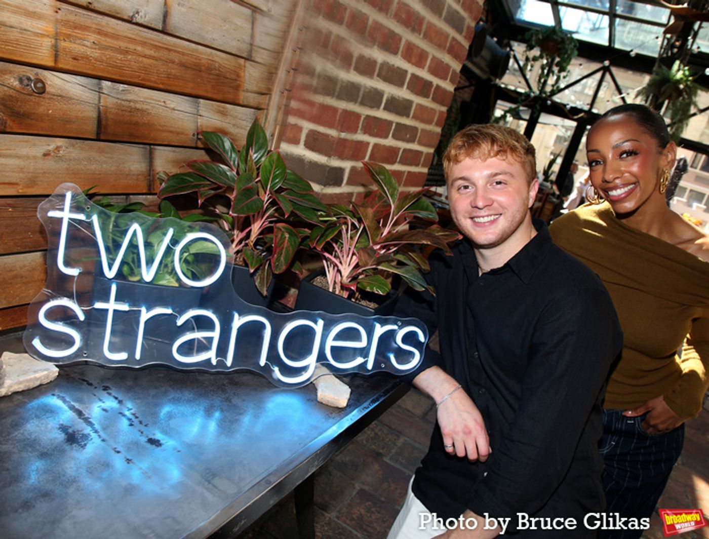 Photos: The Cast of TWO STRANGERS (CARRY A CAKE ACROSS NEW YORK) Meet the Press  Image