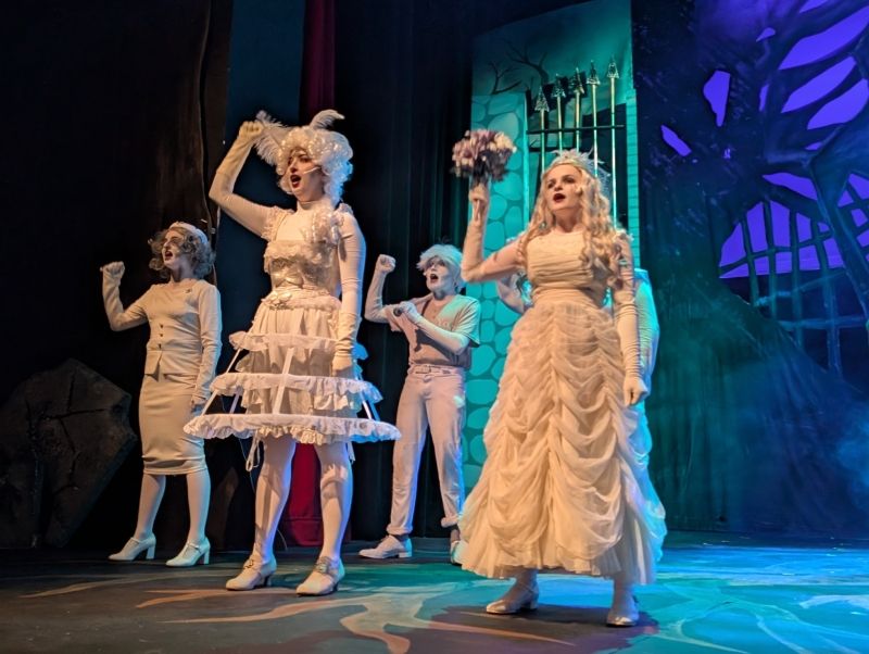 Review: THE ADDAMS FAMILY at The Forum Theater in Jonesboro  Image