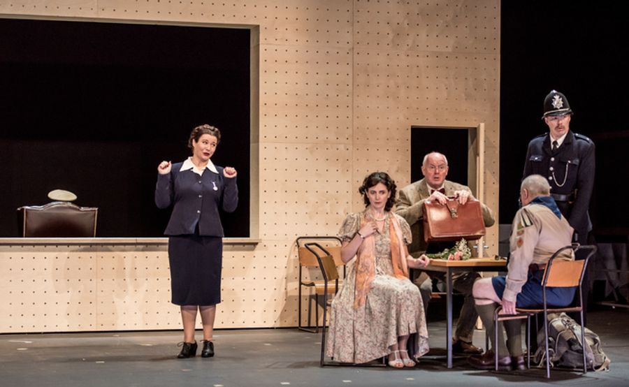 Photos: English National Opera's ALBERT HERRING Image