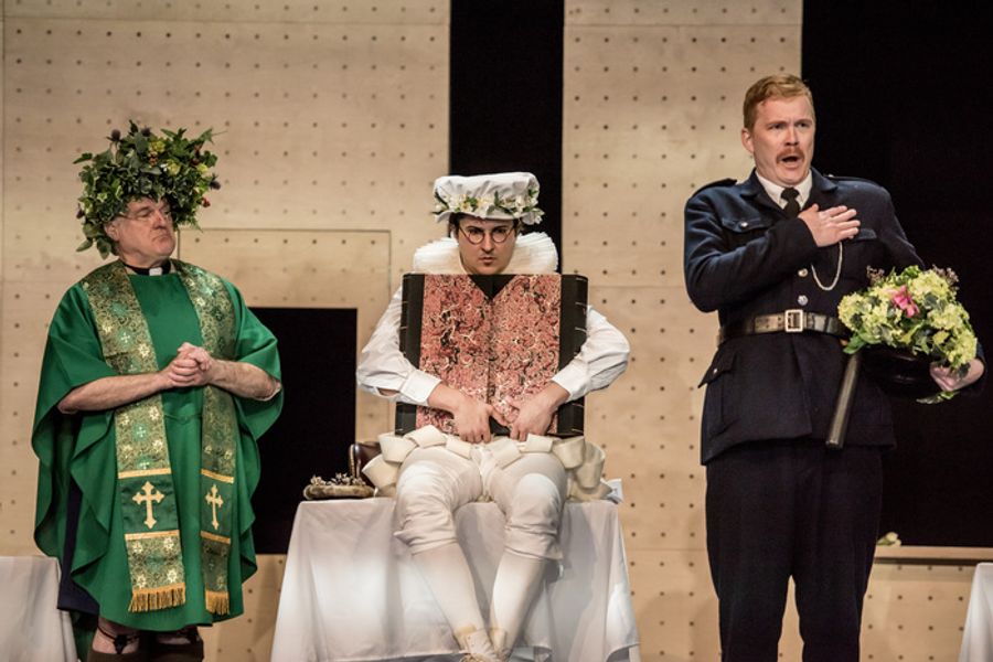 Photos: English National Opera's ALBERT HERRING Image