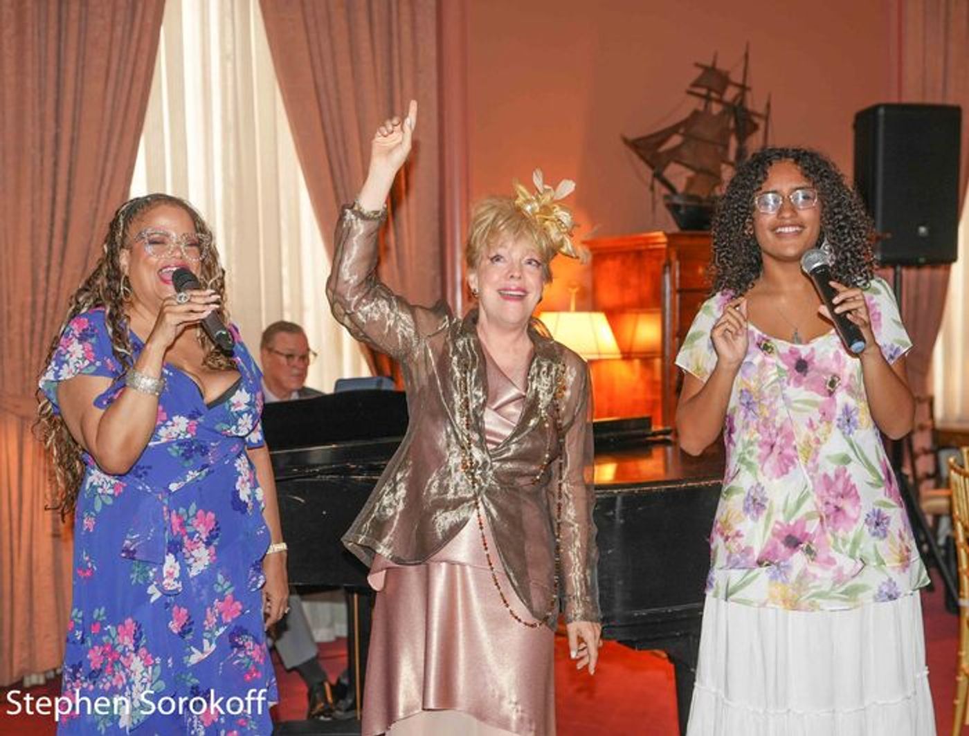 Review: The Dutch Treat Club Lunch Features Natalie Douglas  Image