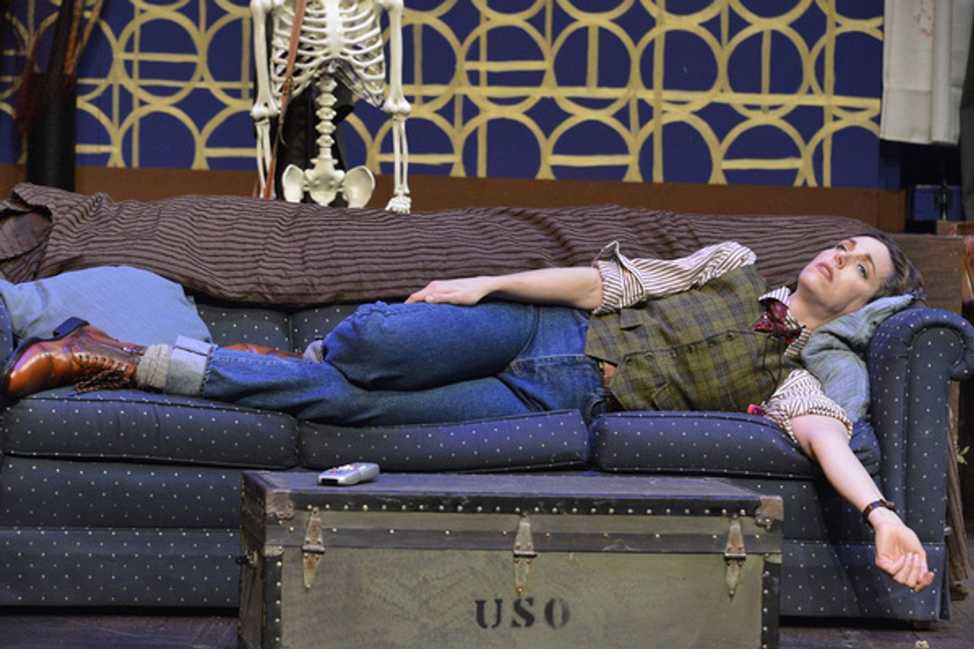 Photos: MS. HOLMES & MS. WATSON–APT. 2B Opens At International City Theatre  Image