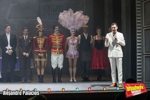 Federico Bellone y el elenco Photo