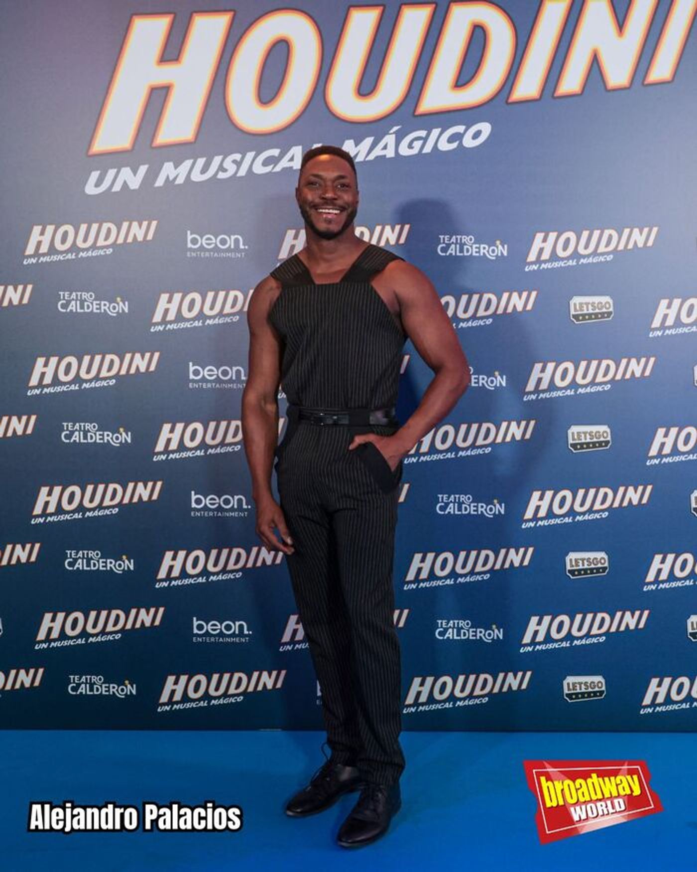 PHOTOS: Así fue la alfombra roja de HOUDINI, UN MUSICAL MÁGICO en el Teatro Calderón de Madrid PHOTOS: Así fue la alfombra roja de HOUDINI, UN MUSICAL MÁGICO en el Teatro Calderón de Madrid Image