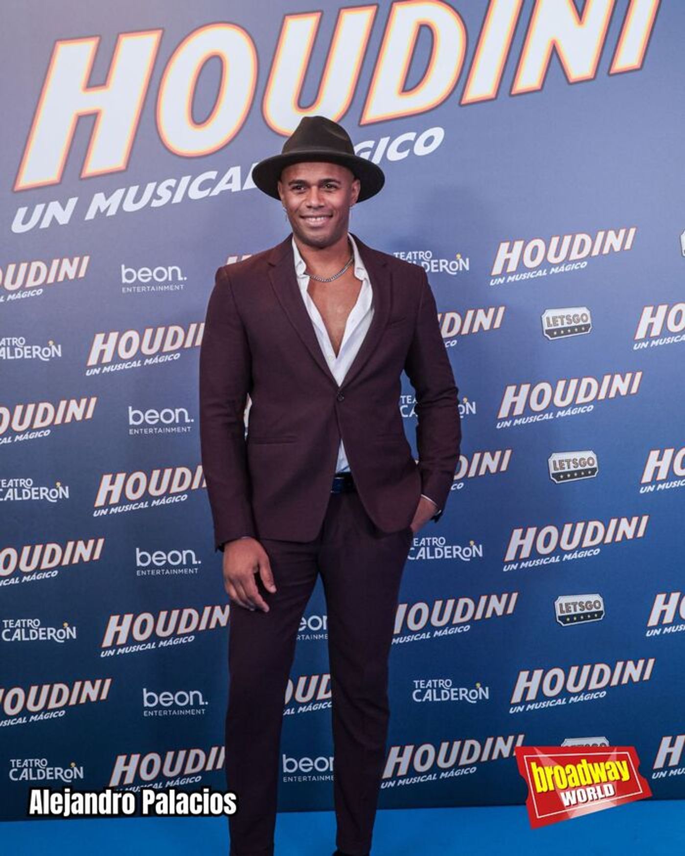 PHOTOS: Así fue la alfombra roja de HOUDINI, UN MUSICAL MÁGICO en el Teatro Calderón de Madrid PHOTOS: Así fue la alfombra roja de HOUDINI, UN MUSICAL MÁGICO en el Teatro Calderón de Madrid Image