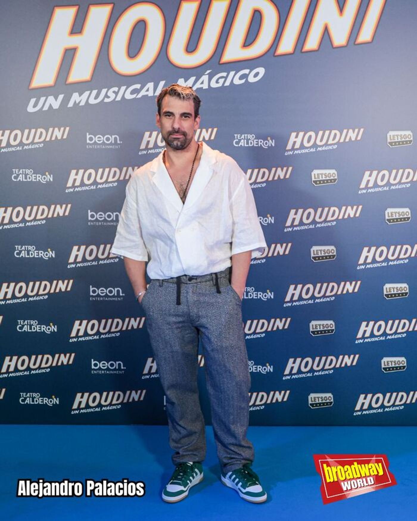 PHOTOS: Así fue la alfombra roja de HOUDINI, UN MUSICAL MÁGICO en el Teatro Calderón de Madrid PHOTOS: Así fue la alfombra roja de HOUDINI, UN MUSICAL MÁGICO en el Teatro Calderón de Madrid Image