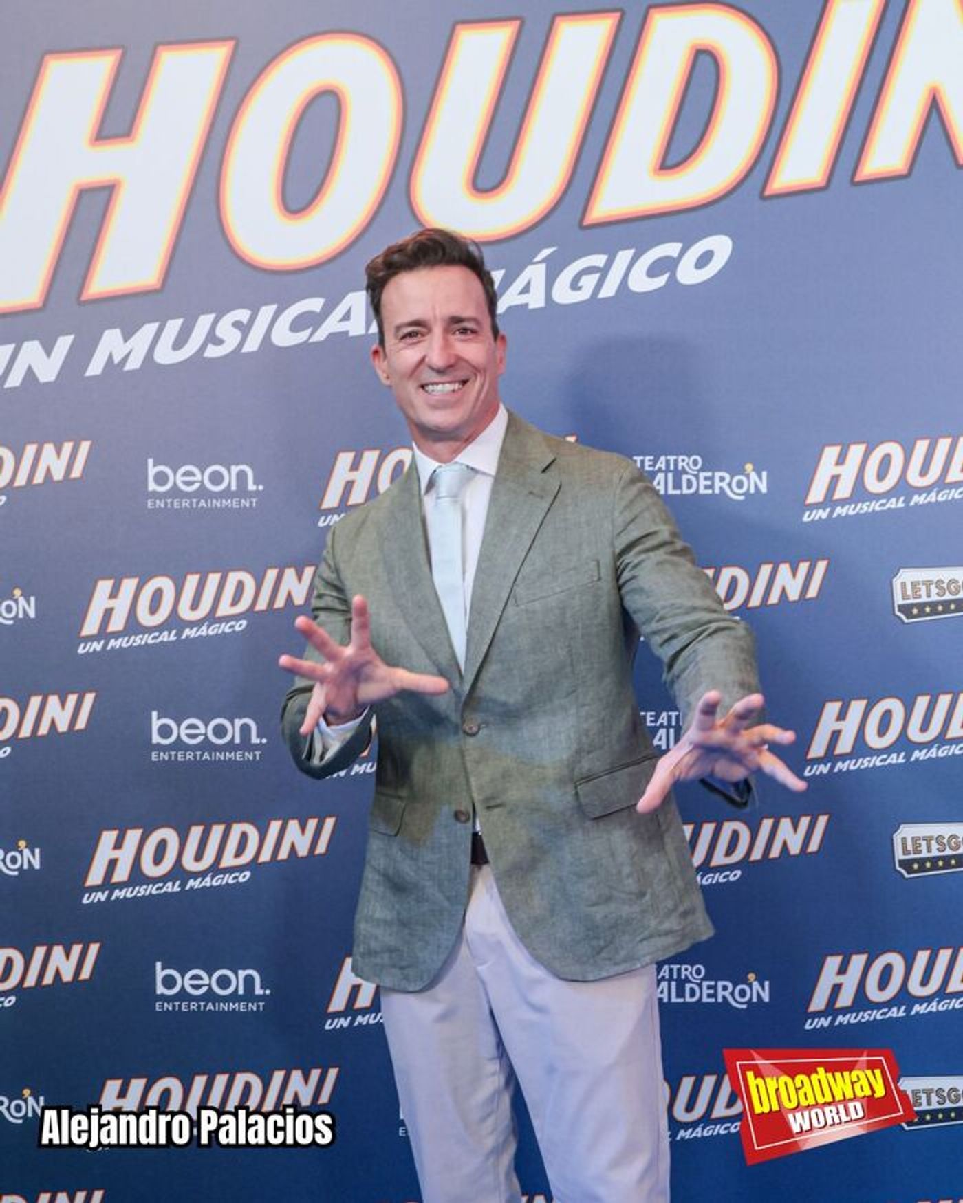 PHOTOS: Así fue la alfombra roja de HOUDINI, UN MUSICAL MÁGICO en el Teatro Calderón de Madrid  Image