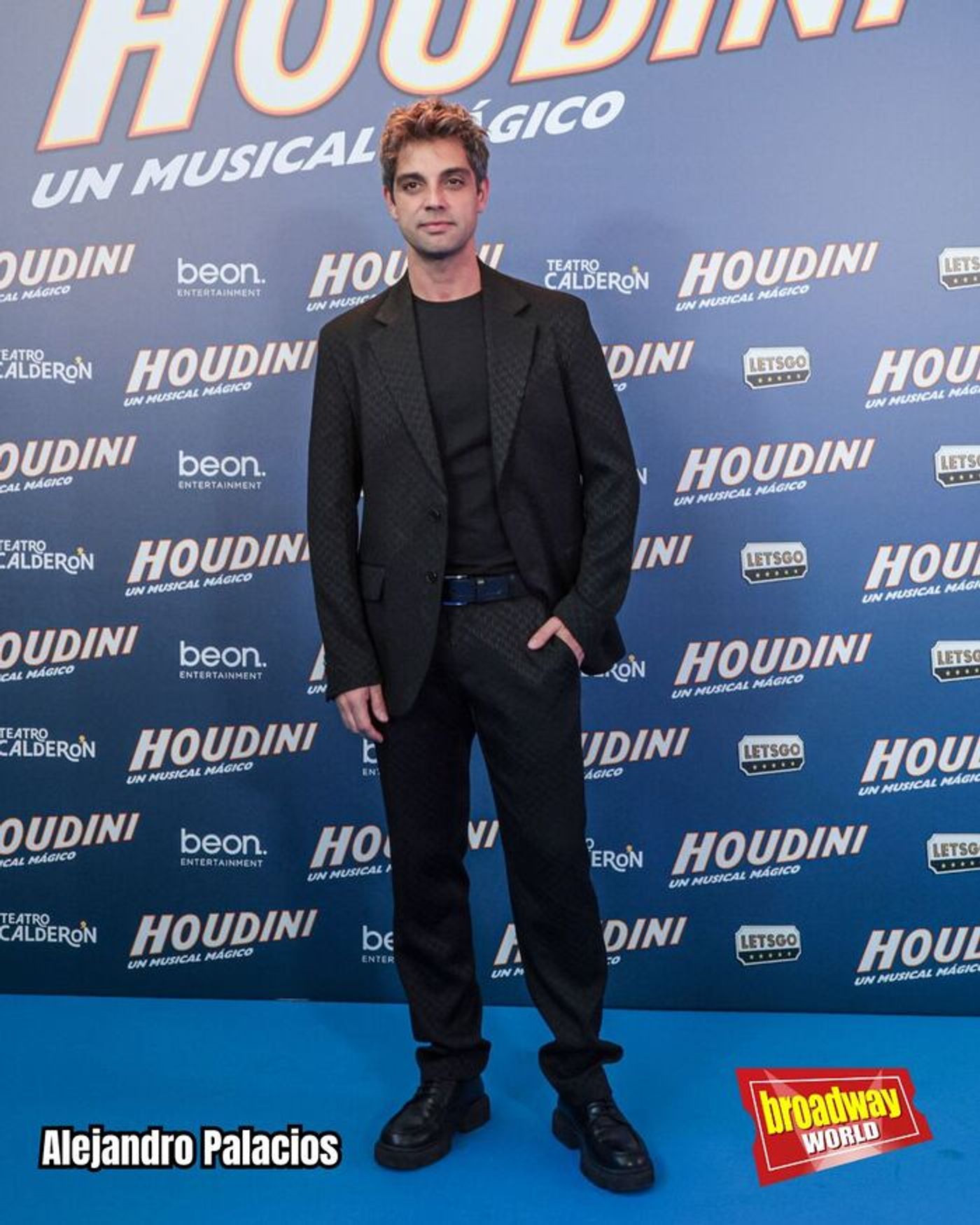 PHOTOS: Así fue la alfombra roja de HOUDINI, UN MUSICAL MÁGICO en el Teatro Calderón de Madrid PHOTOS: Así fue la alfombra roja de HOUDINI, UN MUSICAL MÁGICO en el Teatro Calderón de Madrid Image