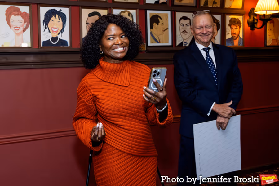 Photos: Kecia Lewis Unveils Sardi's Portarait  Image