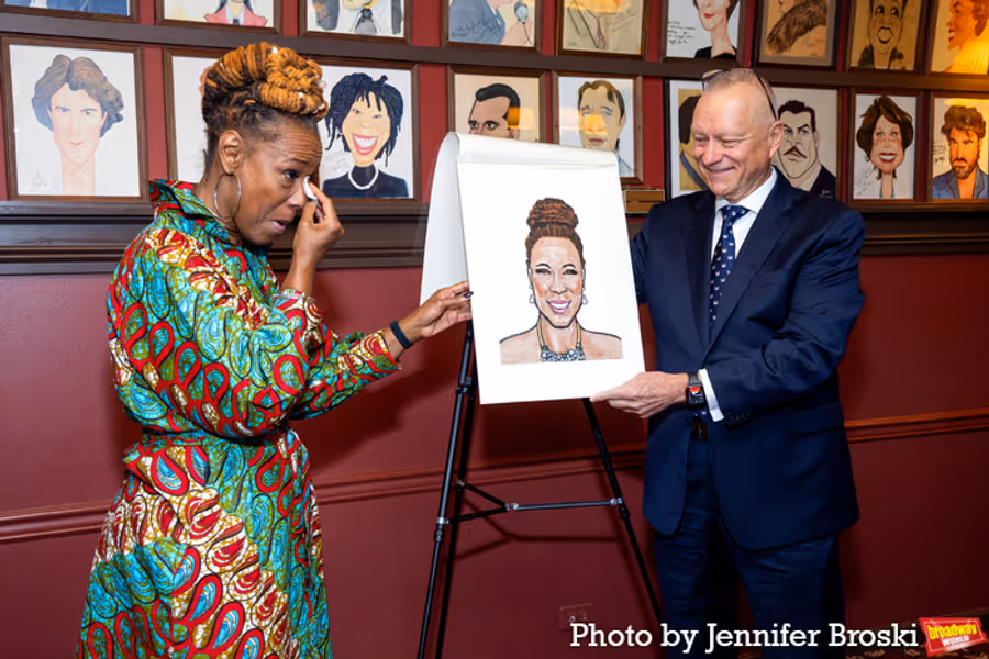 Photos: Kecia Lewis Unveils Sardi's Portarait  Image