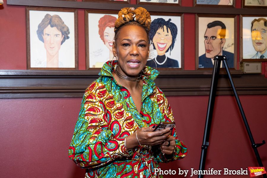Photos: Kecia Lewis Unveils Sardi's Portarait  Image