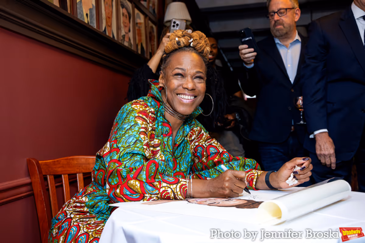 Kecia Lewis at Photos: Kecia Lewis Unveils Sardi's Portarait