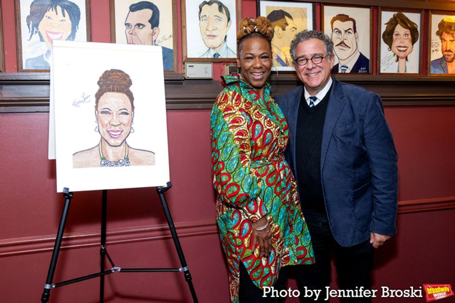 Photos: Kecia Lewis Unveils Sardi's Portarait  Image