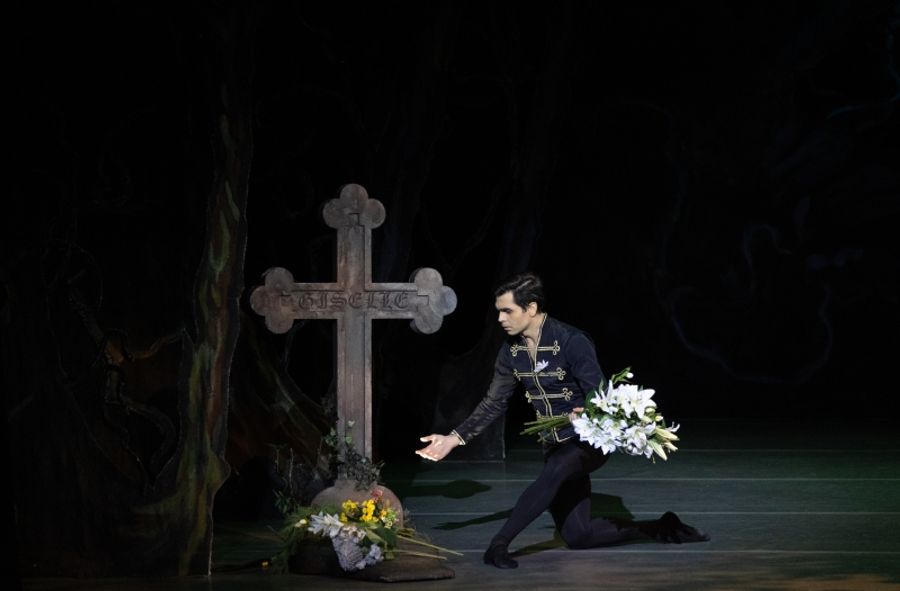 Review: AMERICAN REPERTORY BALLET’S GISELLE Haunts, Delights Audiences at New Brunswick Performing Arts Center Image