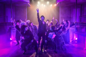 David Moreland and the cast of Jekyll & Hyde Photo