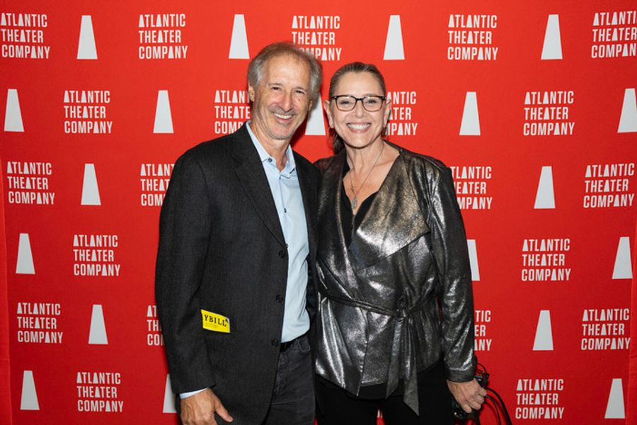 Photos: Aubrey Plaza Shines at LET'S LOVE! Opening Night  Image