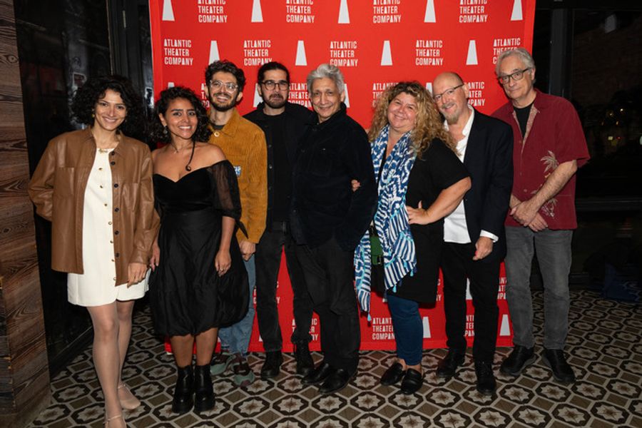Photos: Aubrey Plaza Shines at LET'S LOVE! Opening Night  Image