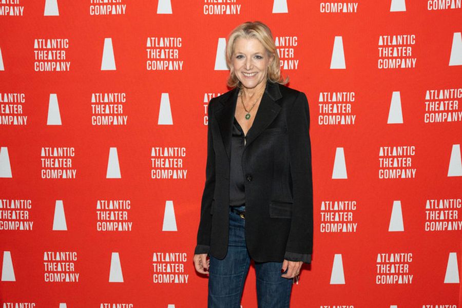 Photos: Aubrey Plaza Shines at LET'S LOVE! Opening Night  Image