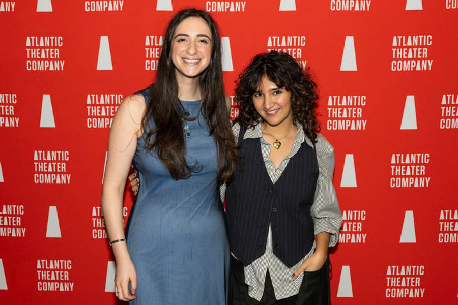 Photos: Aubrey Plaza Shines at LET'S LOVE! Opening Night  Image