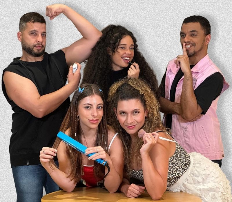 REBOBINA! FRIENDSHIP NEVER ENDS Brings Shakespeare, Spice Girls, and 90s Nostalgia to São Paulo’s Teatro Commune  Image