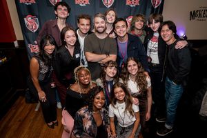ALEX BRIGHTMAN AND ORIGINAL YOUNG ROCKER CAST  Photo