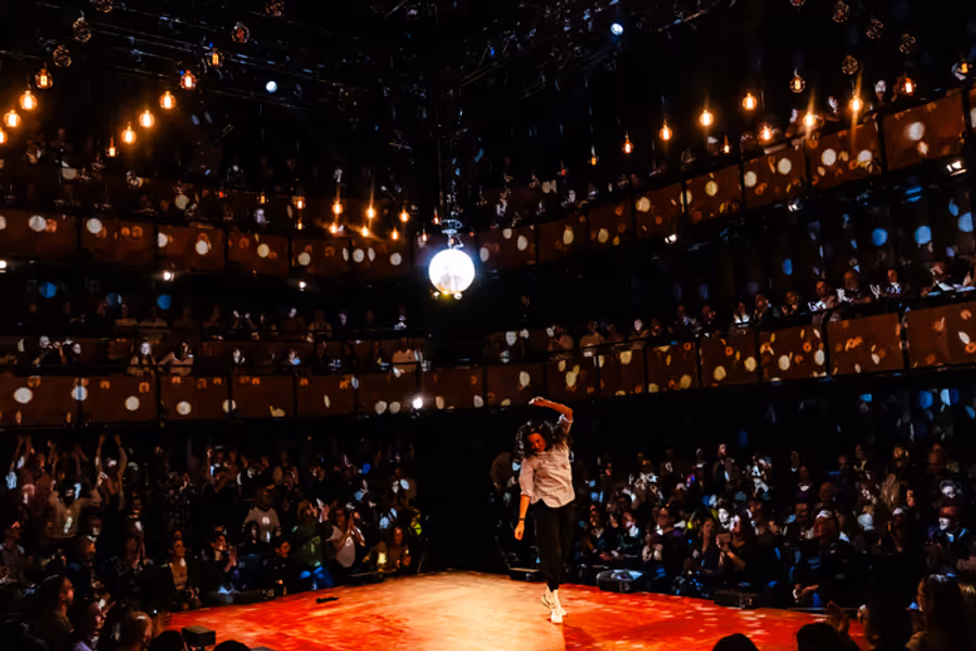Photos: Minnie Driver in EVERY BRILLIANT THING @sohoplace Image