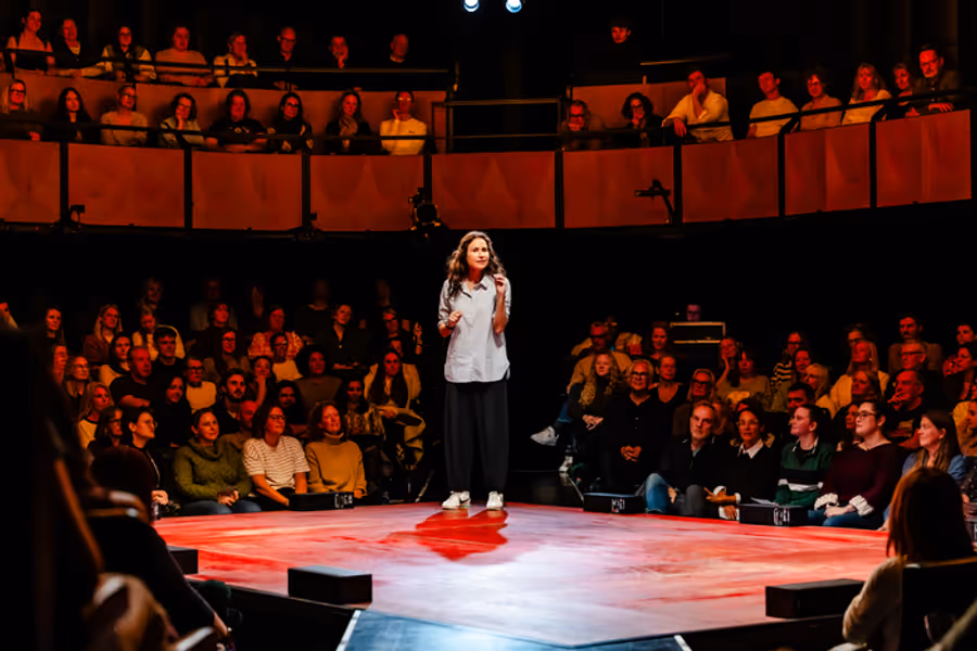 Photos: Minnie Driver in EVERY BRILLIANT THING @sohoplace Image