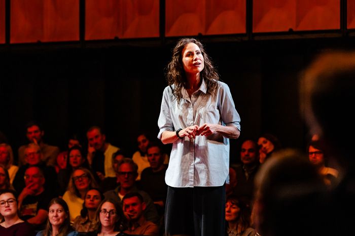 Photos: Minnie Driver in EVERY BRILLIANT THING @sohoplace — photo 3 of 6