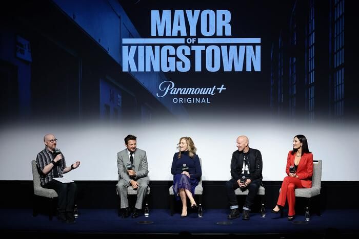 Photos: Laura Benanti, Edie Falco, & More Attend MAYOR OF KINGSTOWN Red Carpet Event  Image