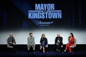 Steven Weintraub, Jeremy Renner, Edie Falco, Hugh Dillon, and Laura Benanti @ BroadwayWorld Steven Weintraub, Jeremy Renner, Edie Falco, Hugh Dillon, and Laura Benanti Photo