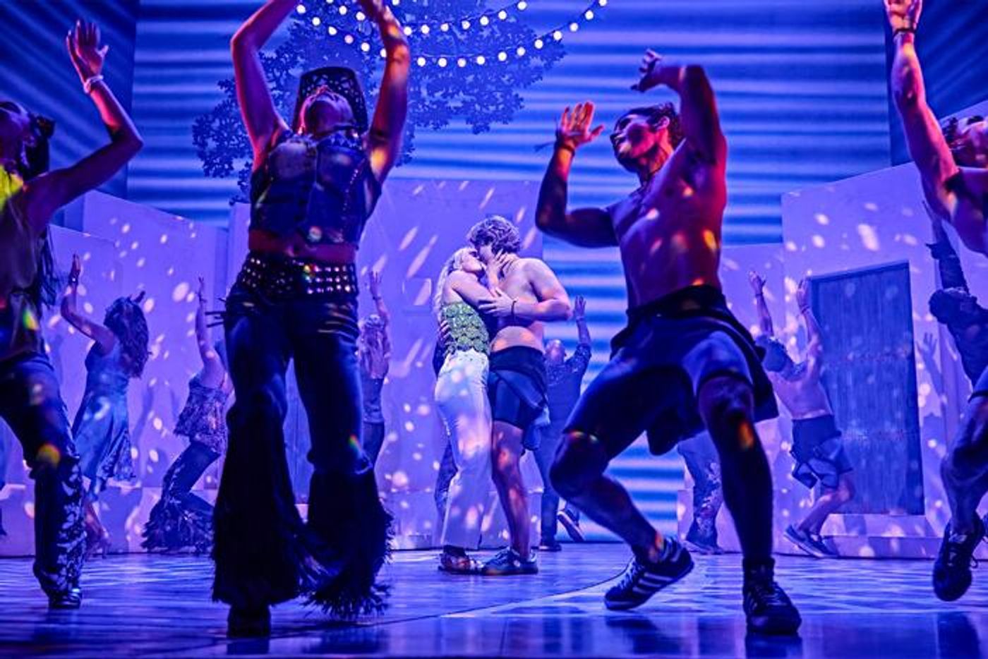 Photos: MAMMA MIA! West End Finds New Cast Photos: MAMMA MIA! West End Finds New Cast Image