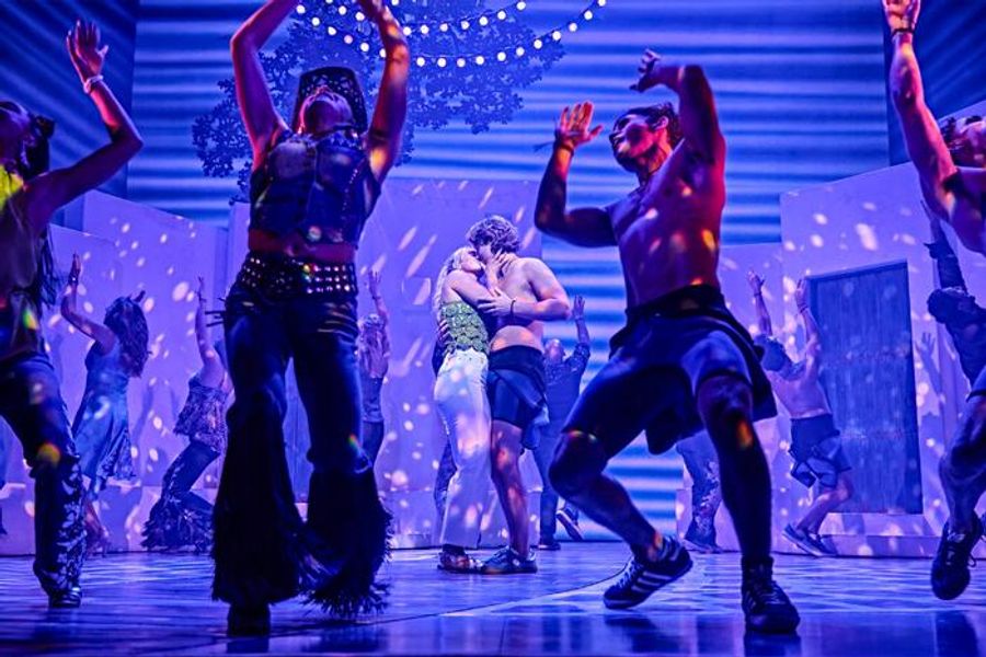 Photos: MAMMA MIA! West End Finds New Cast Image