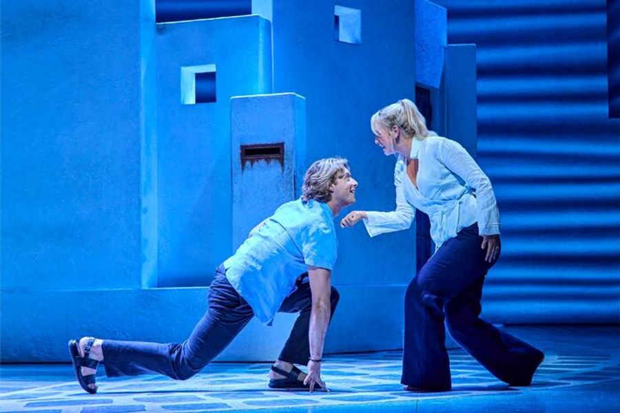 Photos: MAMMA MIA! West End Finds New Cast Image
