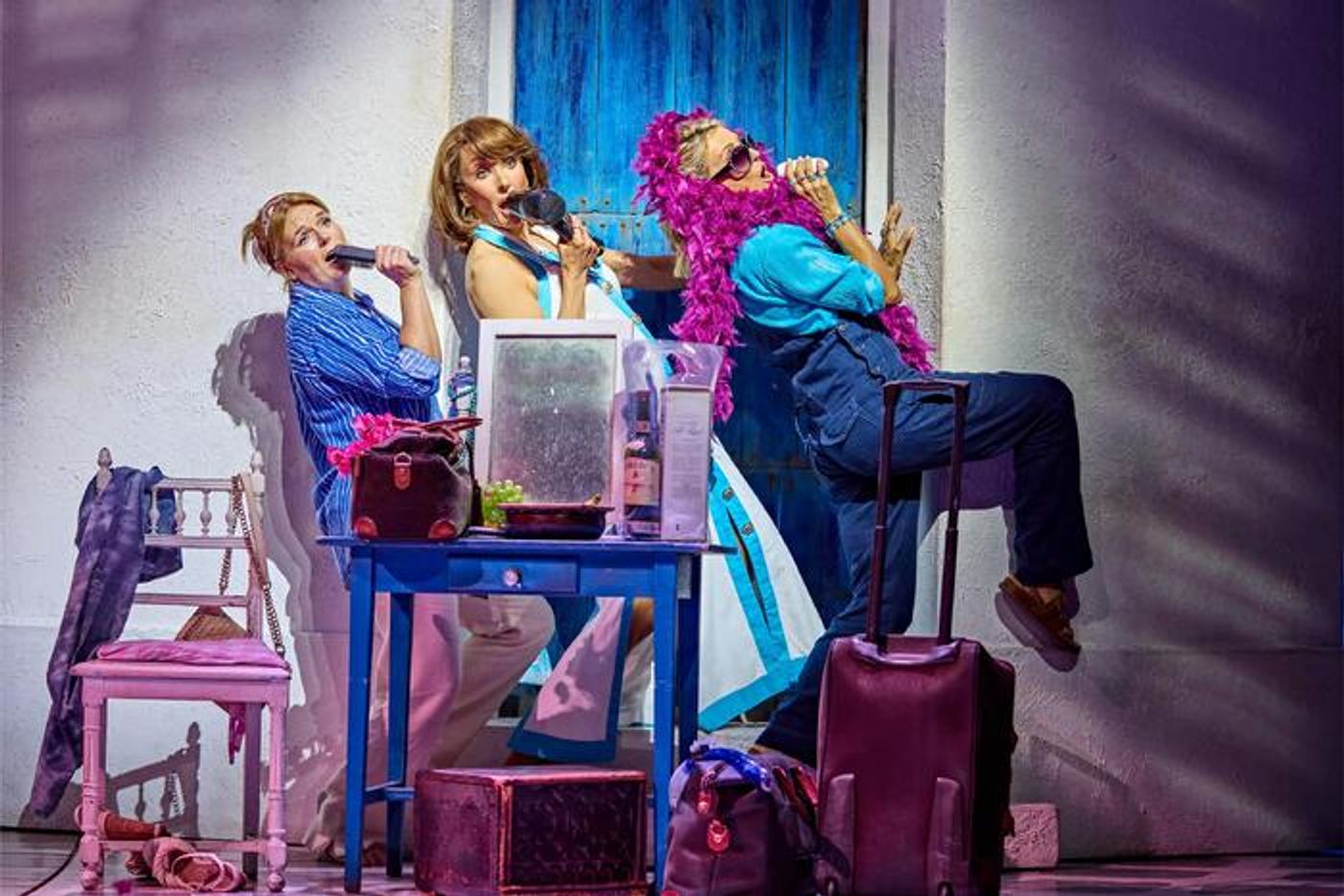 Photos: MAMMA MIA! West End Finds New Cast Photos: MAMMA MIA! West End Finds New Cast Image