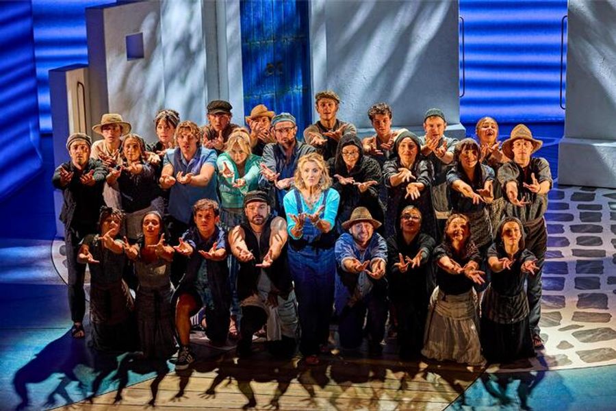 Photos: MAMMA MIA! West End Finds New Cast Image