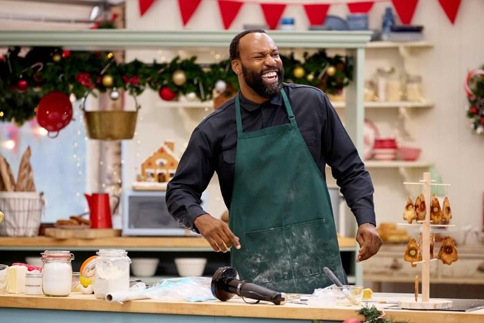 Video/Photos: First-Look at THE GREAT AMERICAN BAKING SHOW: CELEBRITY HOLIDAY Special with Andrew Rannells Video/Photos: First-Look at THE GREAT AMERICAN BAKING SHOW: CELEBRITY HOLIDAY Special with Andrew Rannells Image