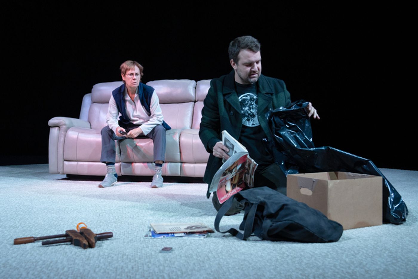 Photos and Video: Laurie Metcalf Shines in LITTLE BEAR RIDGE ROAD  Image