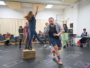 Alastair Parker and the Cast of A CHRISTMAS CAROL Photo