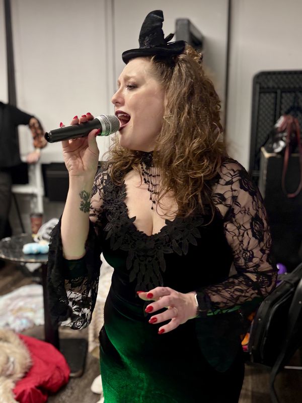 Photos: I'm That Witch In Rehearsal Photos: I'm That Witch In Rehearsal Image