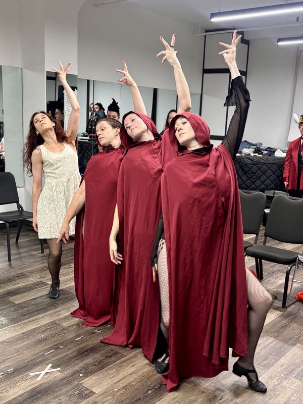 Photos: I'm That Witch In Rehearsal Photos: I'm That Witch In Rehearsal Image