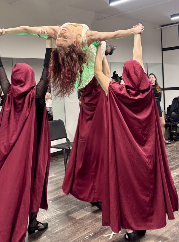 Photos: I'm That Witch In Rehearsal Photos: I'm That Witch In Rehearsal Image