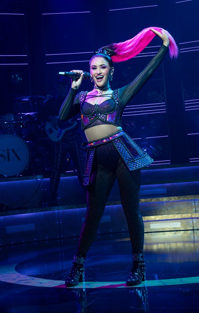 Photos: Emma Elizabeth Smith, Nella Cole and More in SIX Tour — photo 8 of 8