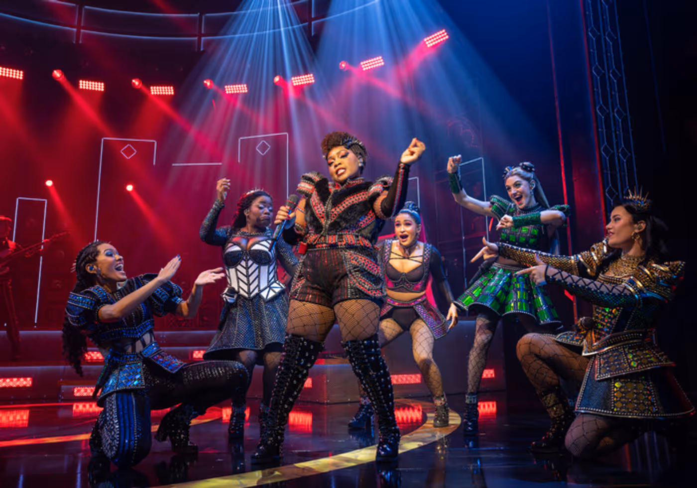 Photos: Emma Elizabeth Smith, Nella Cole and More in SIX Tour  Image
