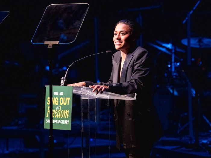 Photos: Ariana DeBose, Erich Bergen, and More at the NYCLU and ACLU 'Sing Out for Freedom' Concert — photo 26 of 27