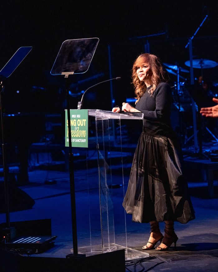 Photos: Ariana DeBose, Erich Bergen, and More at the NYCLU and ACLU 'Sing Out for Freedom' Concert — photo 8 of 27