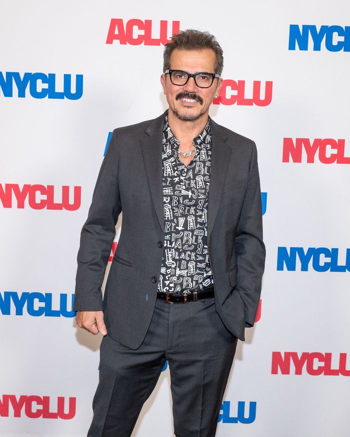 Photos: Ariana DeBose, Erich Bergen, and More at the NYCLU and ACLU 'Sing Out for Freedom' Concert — photo 6 of 27