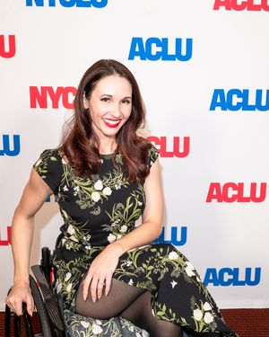 Jenna Bainbridge Photo