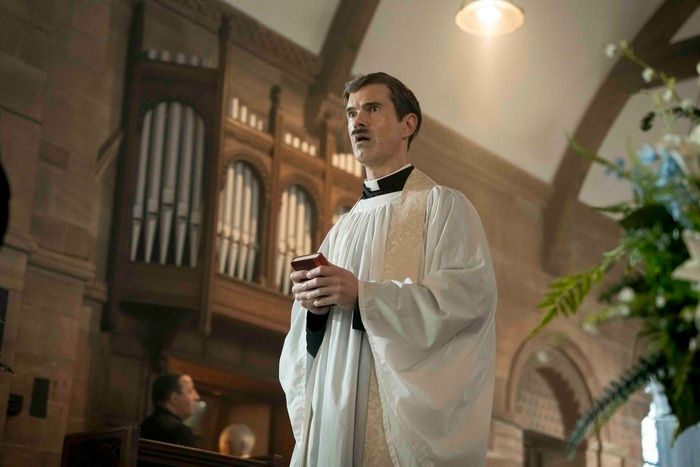 Photos/Video: First-Look at British Ensemble Comedy FACKHAM HALL  Image